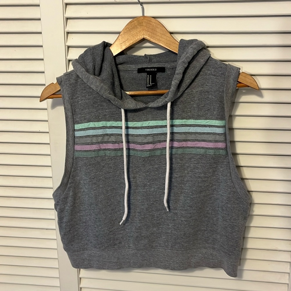 Crop sporty tank with hood